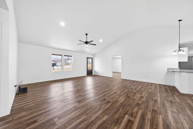 167 Sky View Meadow Dr, Crossville, TN 38555