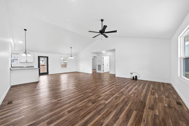 167 Sky View Meadow Dr, Crossville, TN 38555