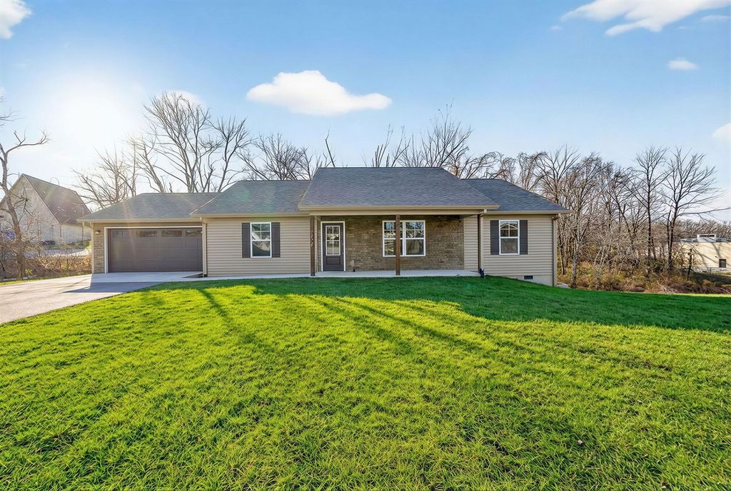 167 Sky View Meadow Dr, Crossville, TN 38555