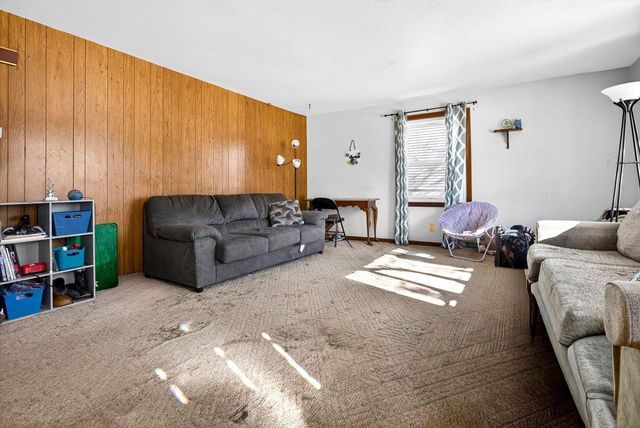 516 W 10TH STREET, Kaukauna, WI 54130