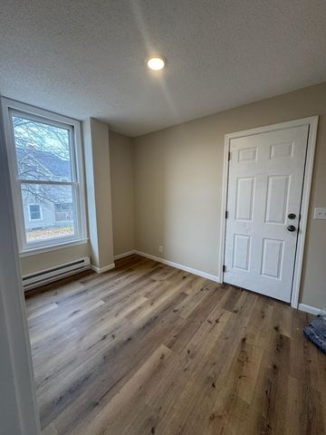 2447 11th Avenue S, Minneapolis, MN 55404
