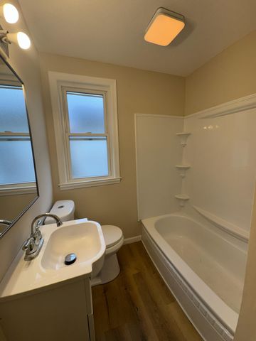 2447 11th Avenue S, Minneapolis, MN 55404