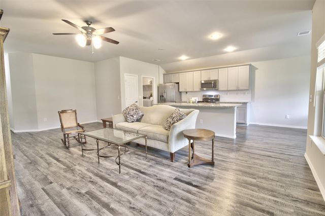 188 Courageous Side Way, Magnolia, TX 77354
