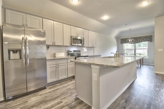 188 Courageous Side Way, Magnolia, TX 77354