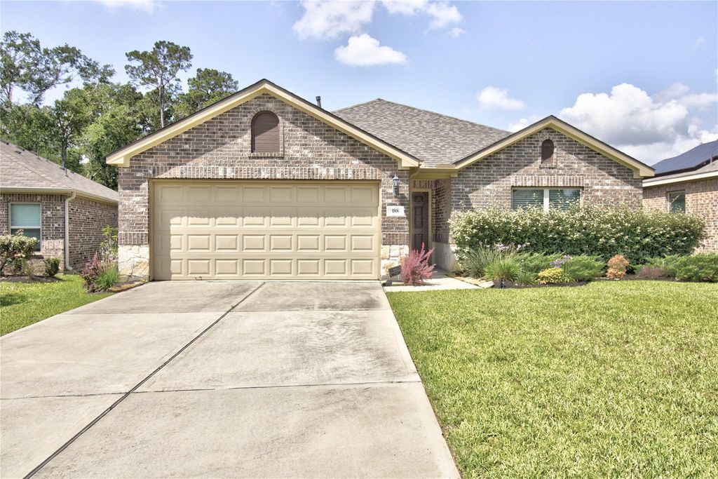 188 Courageous Side Way, Magnolia, TX 77354