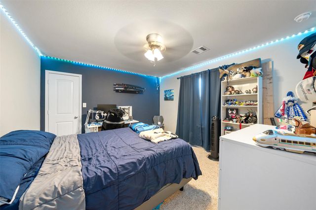 4002 Longwood Drive, Mont Belvieu, TX 77523