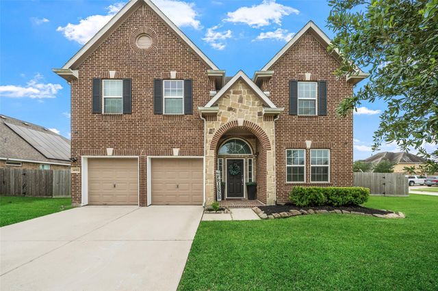 4002 Longwood Drive, Mont Belvieu, TX 77523
