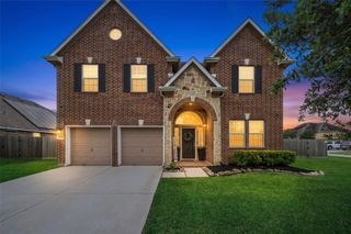 4002 Longwood Drive, Mont Belvieu, TX 77523