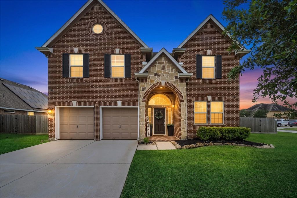 4002 Longwood Drive, Mont Belvieu, TX 77523