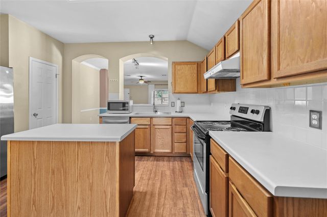 1005 Haleys Way DR, Buda, TX 78610