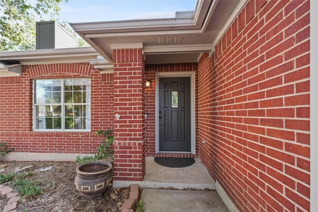 1005 Haleys Way DR, Buda, TX 78610