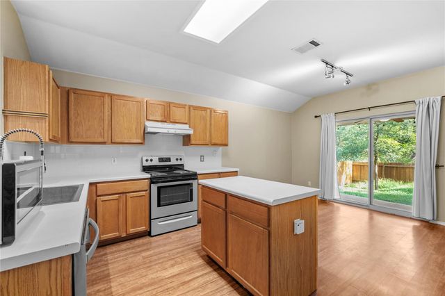 1005 Haleys Way DR, Buda, TX 78610