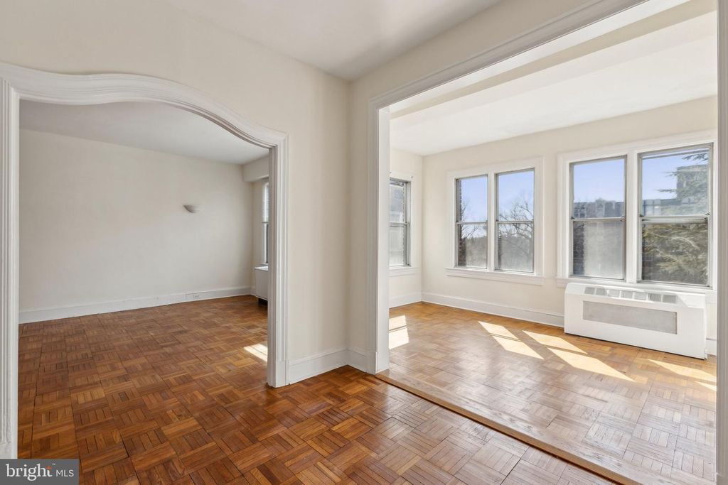 Image 4 of property listing at 4000 CATHEDRAL AVE NW #605B, Washington, DC 20016