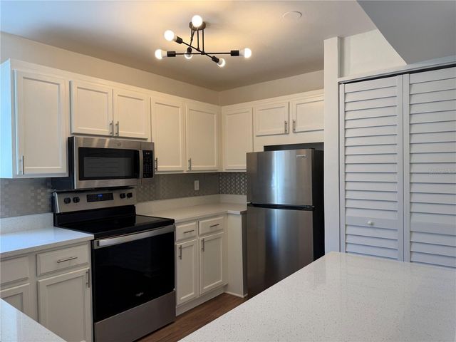 994 N BENEVA ROAD T2, Sarasota, FL 34232