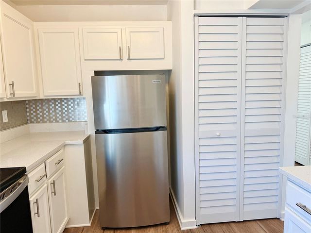 994 N BENEVA ROAD T2, Sarasota, FL 34232