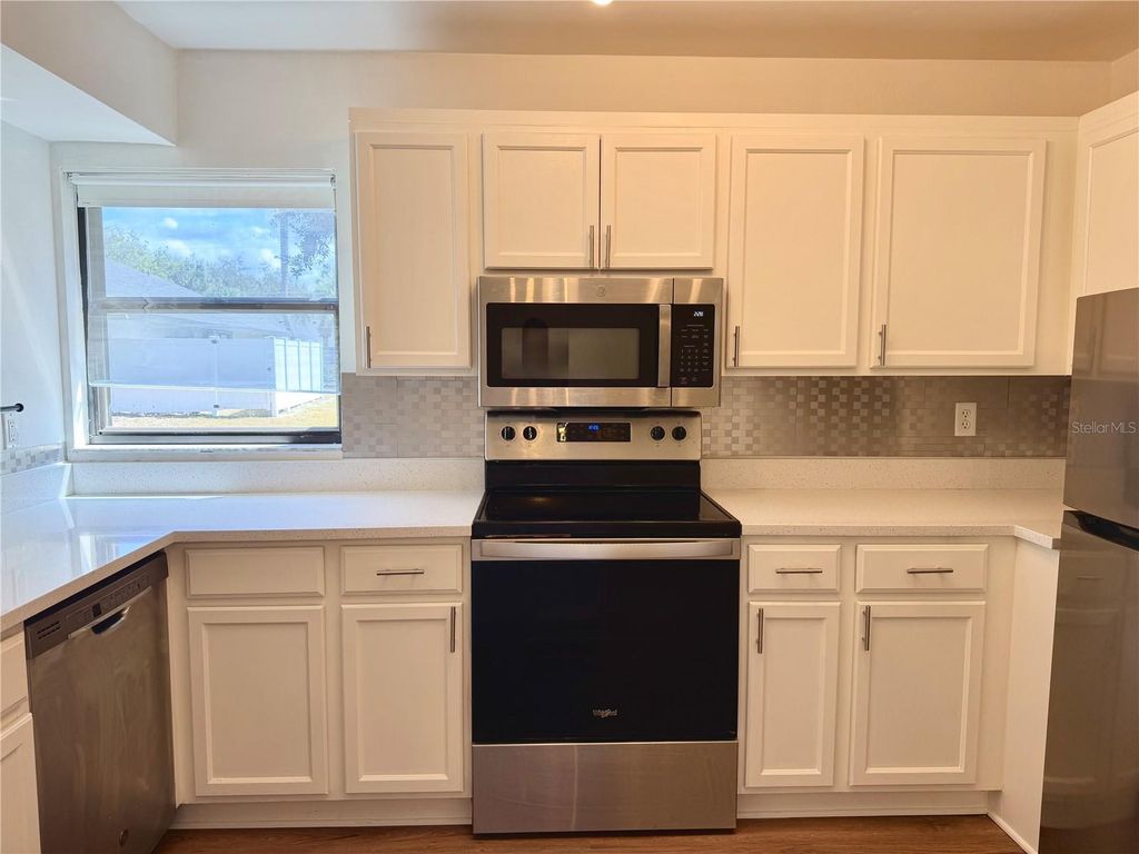 Image 12 of property listing at 994 N BENEVA ROAD T2, Sarasota, FL 34232