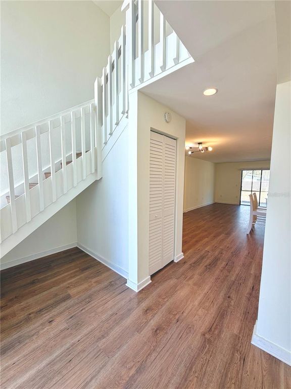 Image 22 of property listing at 994 N BENEVA ROAD T2, Sarasota, FL 34232