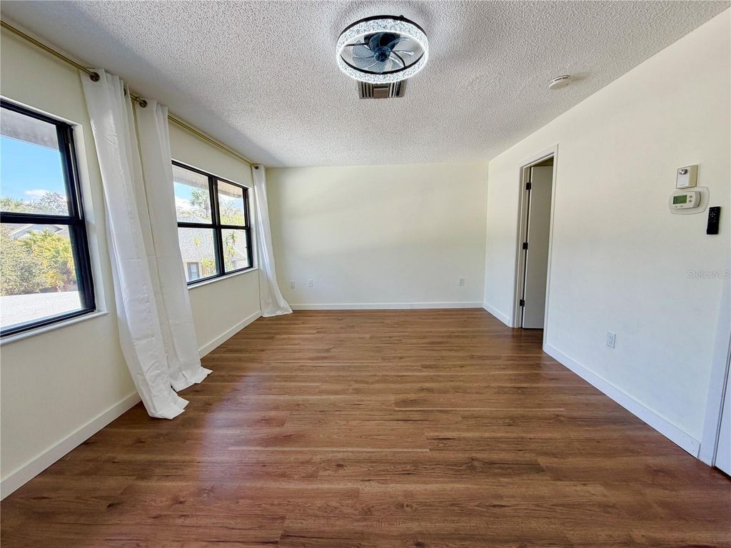 Image 23 of property listing at 994 N BENEVA ROAD T2, Sarasota, FL 34232