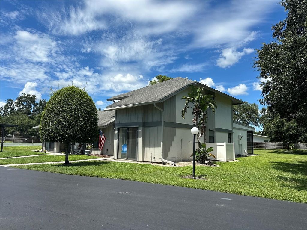 Image 37 of property listing at 994 N BENEVA ROAD T2, Sarasota, FL 34232
