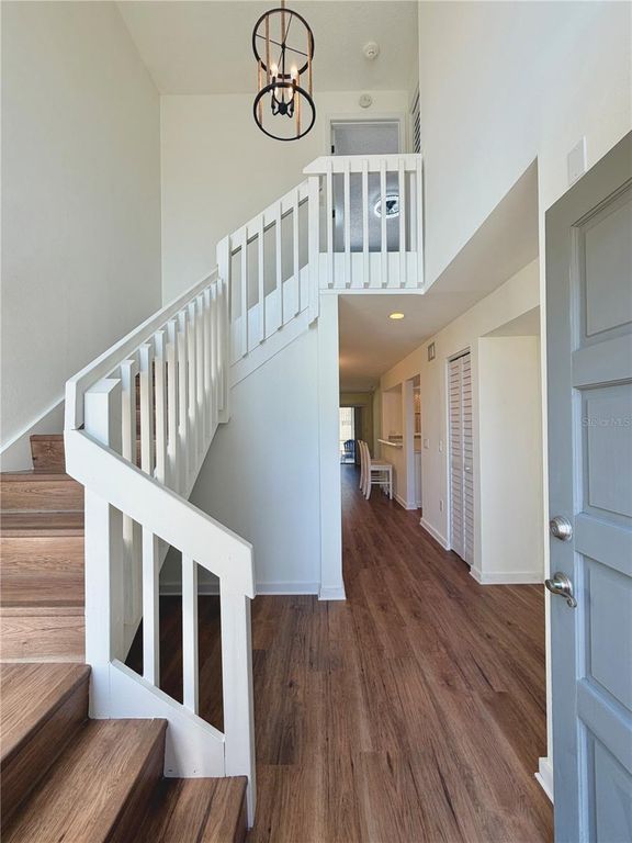 Image 5 of property listing at 994 N BENEVA ROAD T2, Sarasota, FL 34232