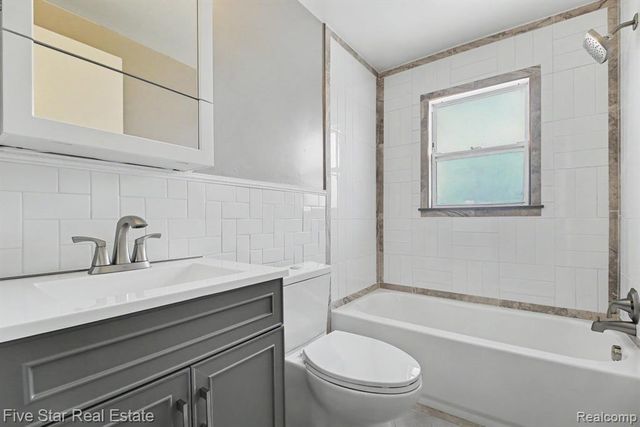 3370 Coolidge Highway, Royal Oak, MI 48073