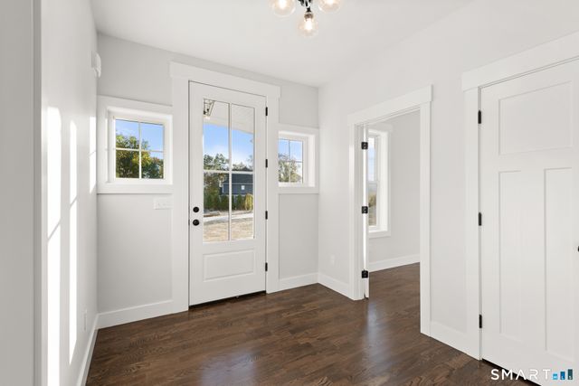 22 Bel Aire Lane, Canton, CT 06019