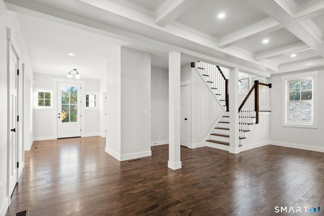 22 Bel Aire Lane, Canton, CT 06019