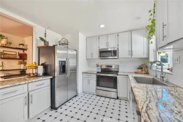 321 N Cataract, San Dimas, CA 91773