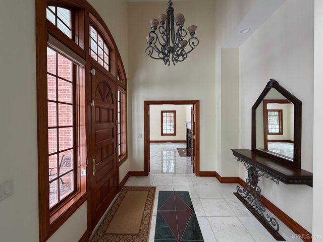 1050 Vistanna Drive, Marquette, MI 49855