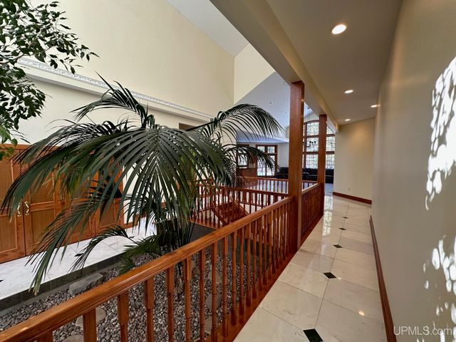 1050 Vistanna Drive, Marquette, MI 49855