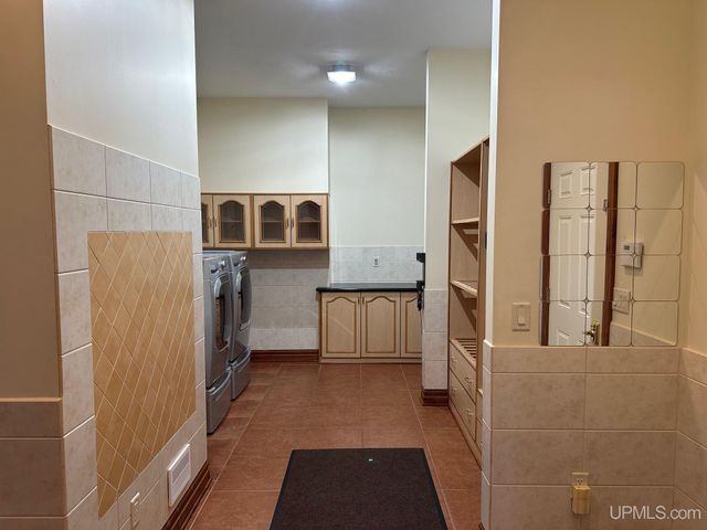 1050 Vistanna Drive, Marquette, MI 49855