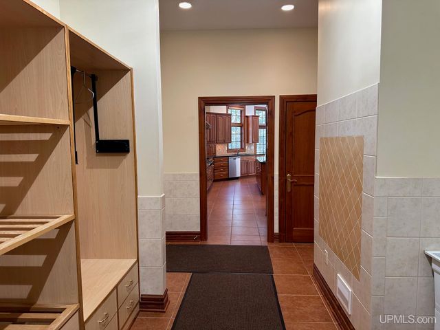 1050 Vistanna Drive, Marquette, MI 49855