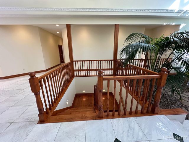 1050 Vistanna Drive, Marquette, MI 49855