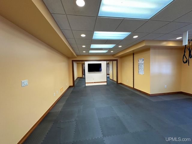 1050 Vistanna Drive, Marquette, MI 49855