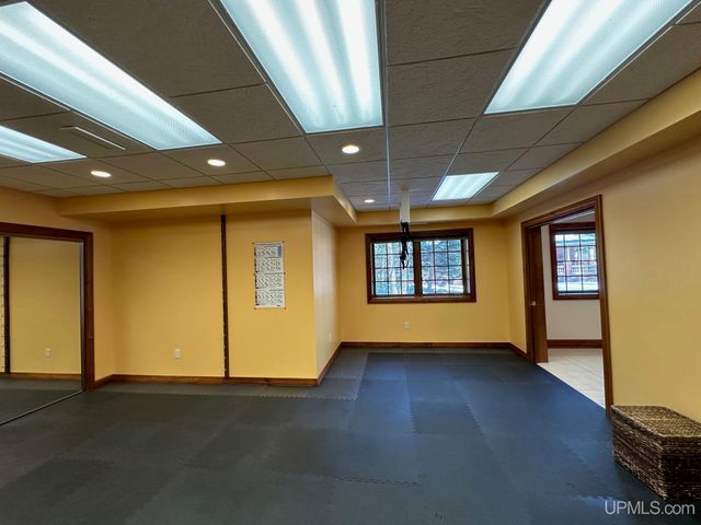 1050 Vistanna Drive, Marquette, MI 49855