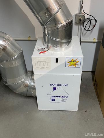 1050 Vistanna Drive, Marquette, MI 49855