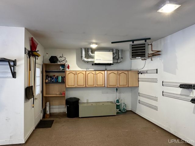 1050 Vistanna Drive, Marquette, MI 49855