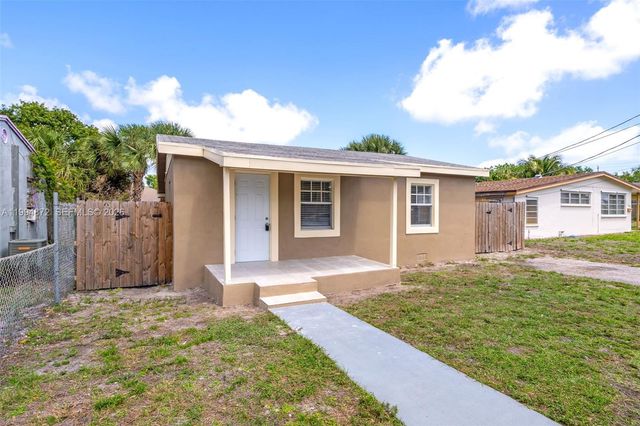 1660 W 26th St, Riviera Beach, FL 33404