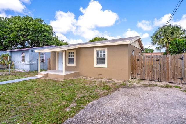 1660 W 26th St, Riviera Beach, FL 33404