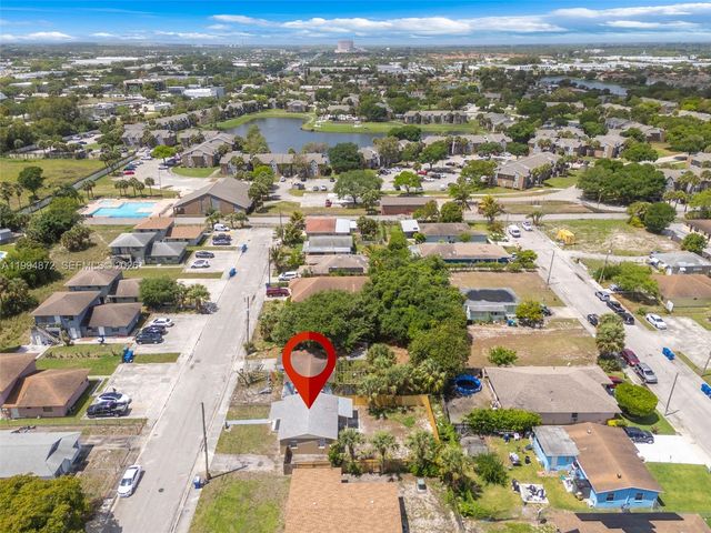1660 W 26th St, Riviera Beach, FL 33404
