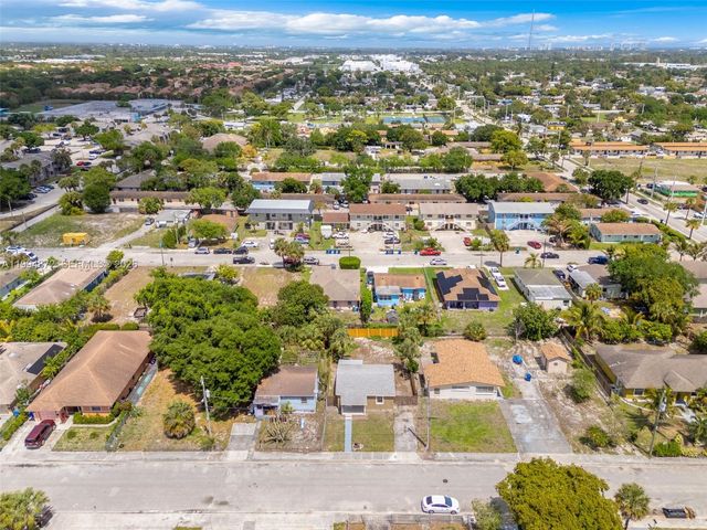 1660 W 26th St, Riviera Beach, FL 33404