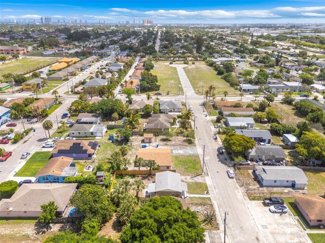1660 W 26th St, Riviera Beach, FL 33404