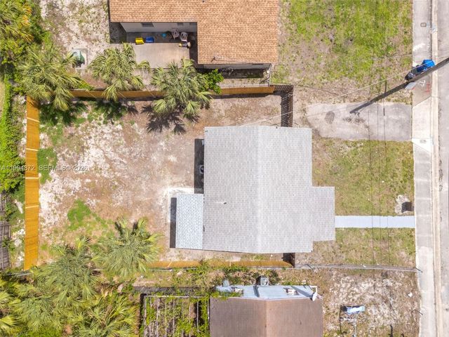 1660 W 26th St, Riviera Beach, FL 33404
