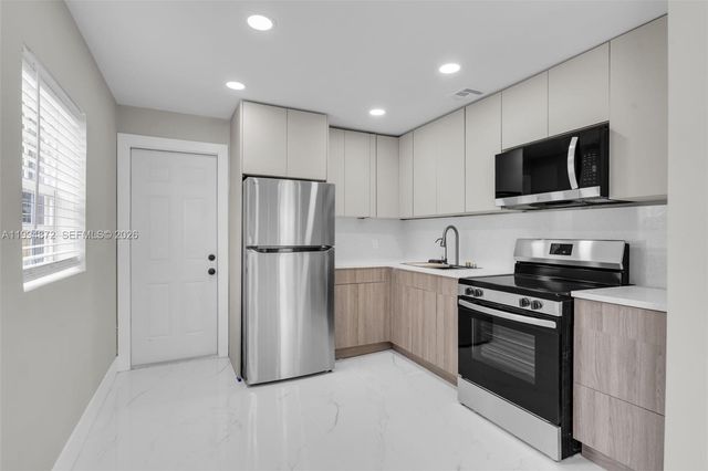 1660 W 26th St, Riviera Beach, FL 33404