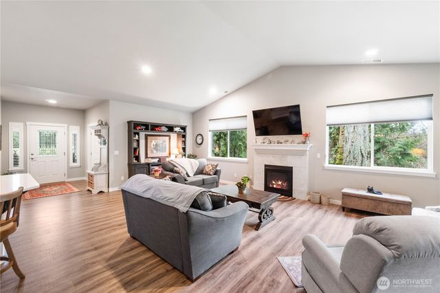 14528 Bingham Avenue E, Tacoma, WA 98446