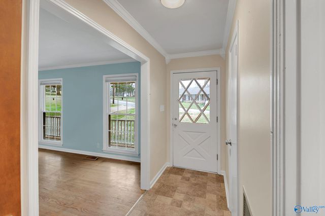 2515 Gladstone Drive NE, Huntsville, AL 35811