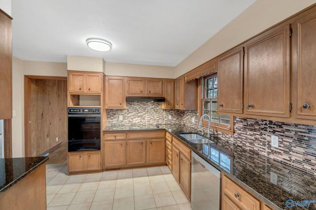 2515 Gladstone Drive NE, Huntsville, AL 35811