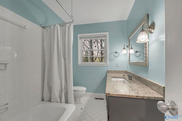 2515 Gladstone Drive NE, Huntsville, AL 35811