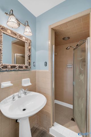 2515 Gladstone Drive NE, Huntsville, AL 35811