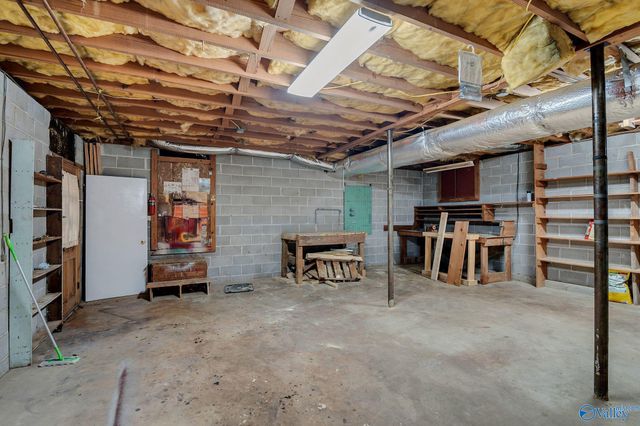 2515 Gladstone Drive NE, Huntsville, AL 35811